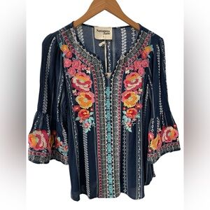 NWT Savannah Jane Floral Embroidered Boho Bell Sleeve Blouse Size Small